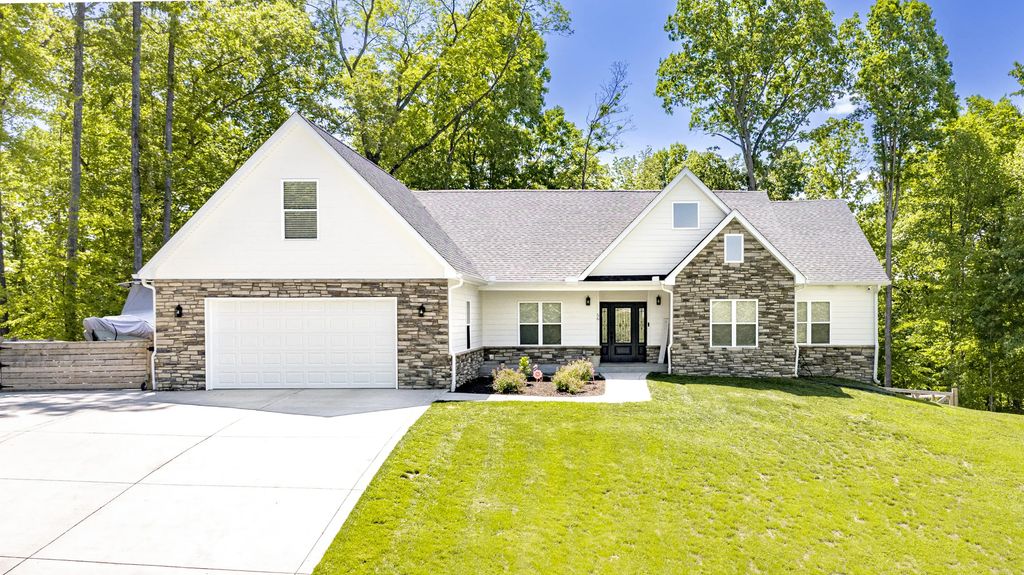 56  East Golden Island, Nancy