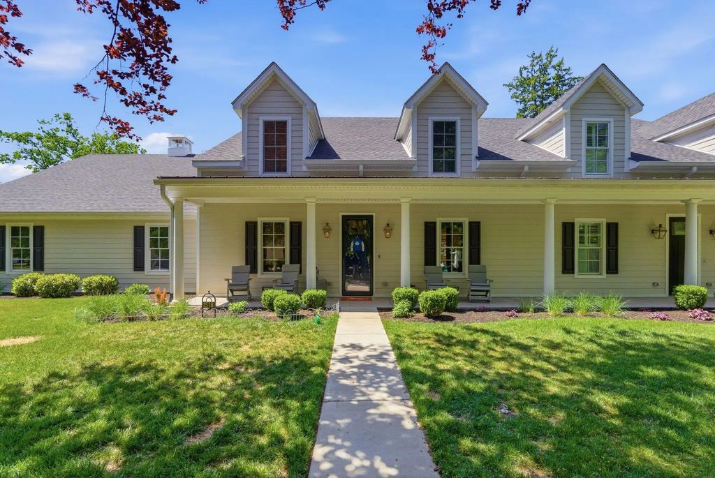 1518 Winners Circle, Lexington