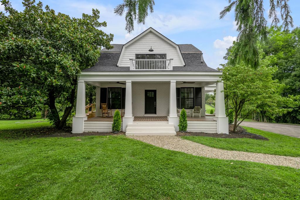 2775 Paris Pike, Lexington