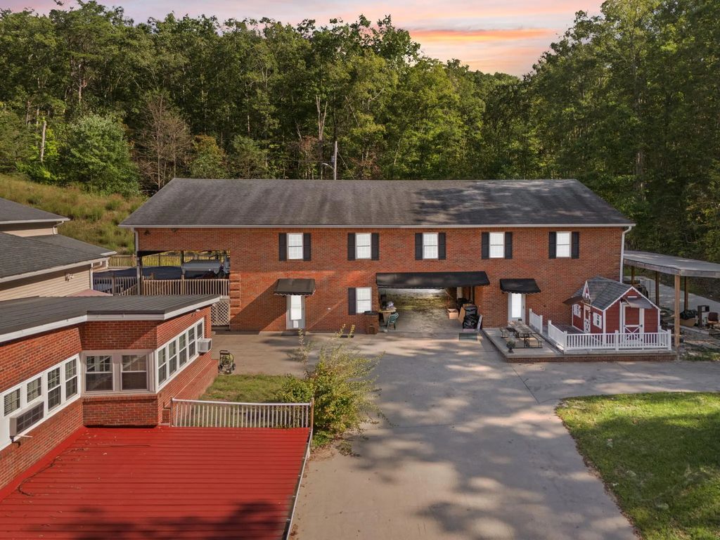 1429 Brush Creek Road, Clay City