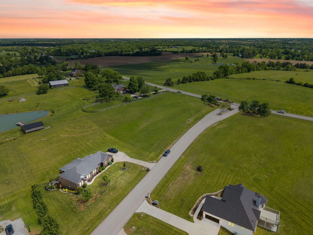 100 & 102 Abbey Ridge, Bardstown