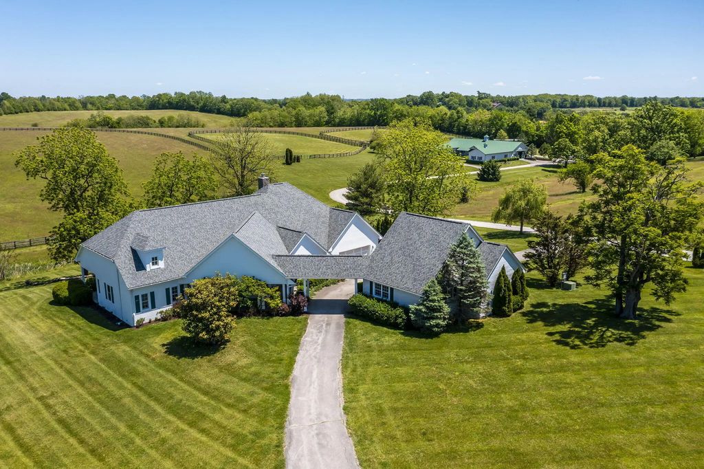 2027 Clintonville Road, Paris