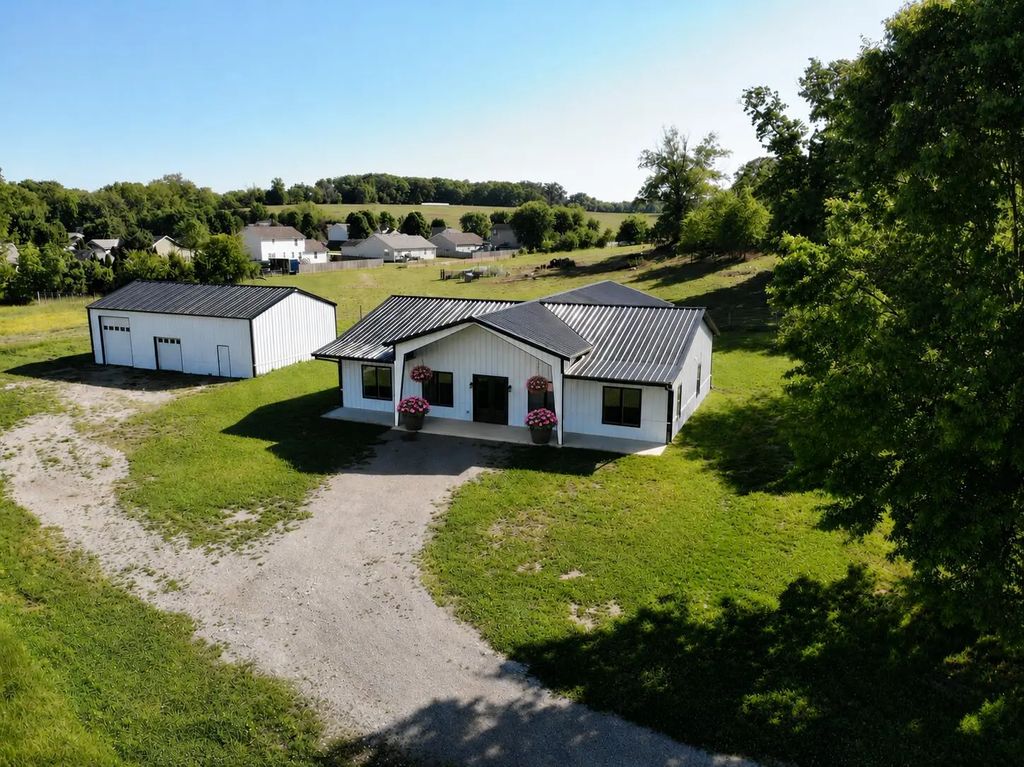 1100 Pauley Court, Berea