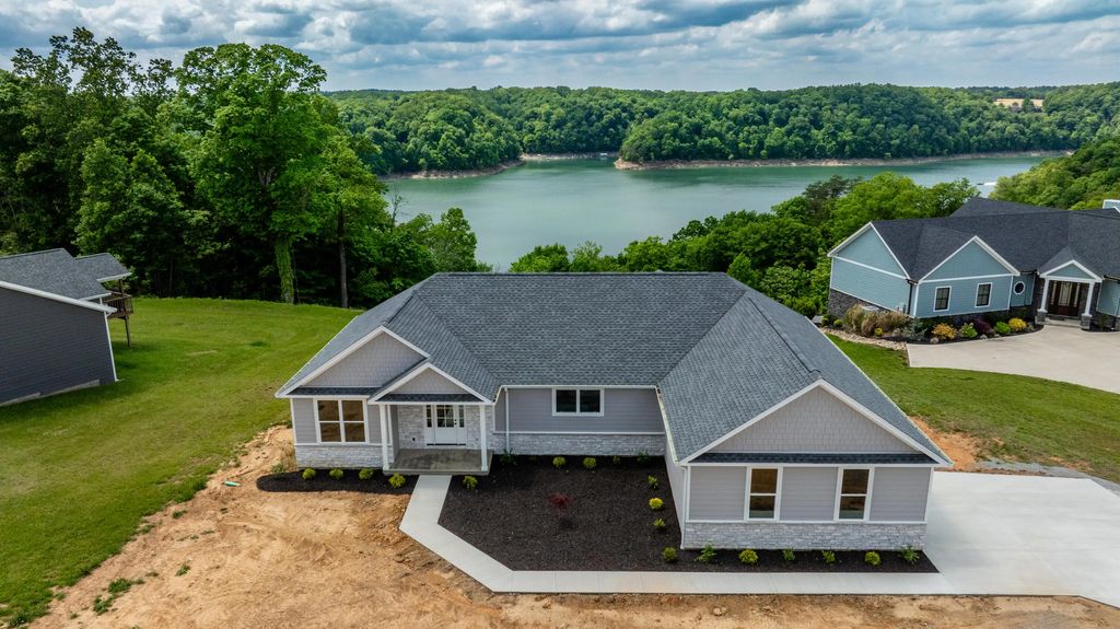 634 Beacon Street, Russell Springs