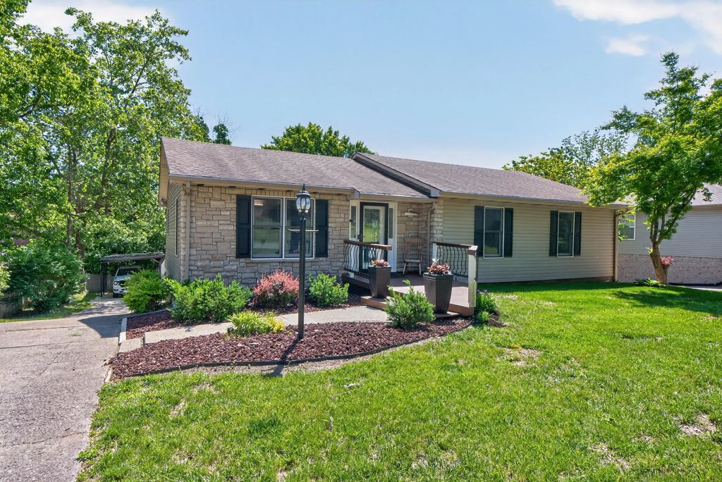 1136 Chinoe Road, Lexington