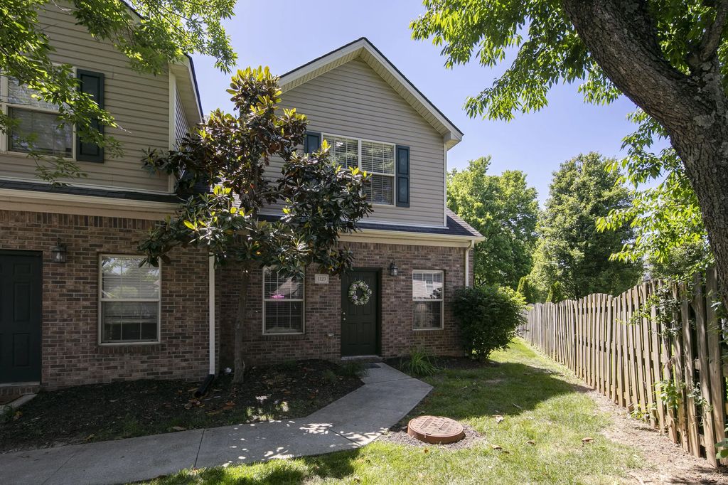 1123 Oatlands Park, Lexington