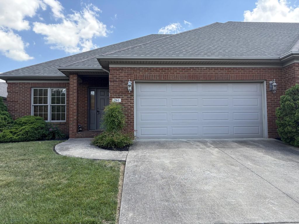 261 Clairmont Drive, Richmond