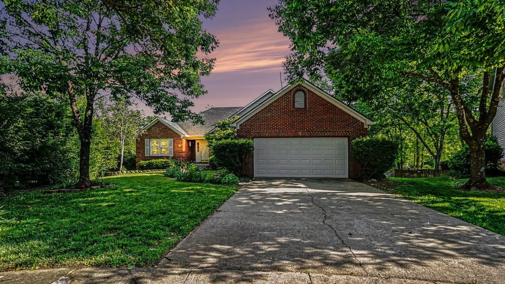 1001 Crimson Creek Drive, Lexington