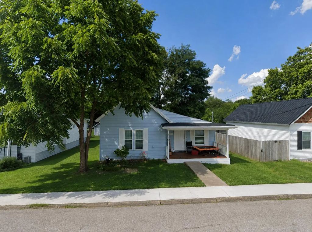 319 E Office Street, Harrodsburg