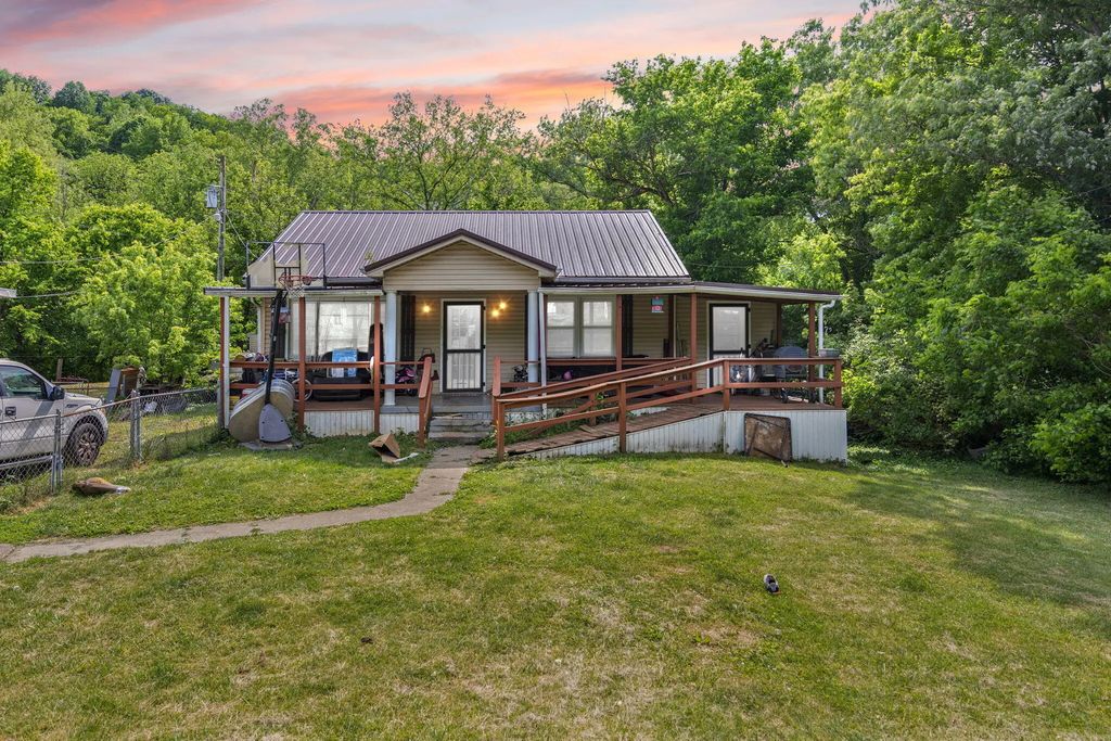 2641 Tates Creek Road, Richmond