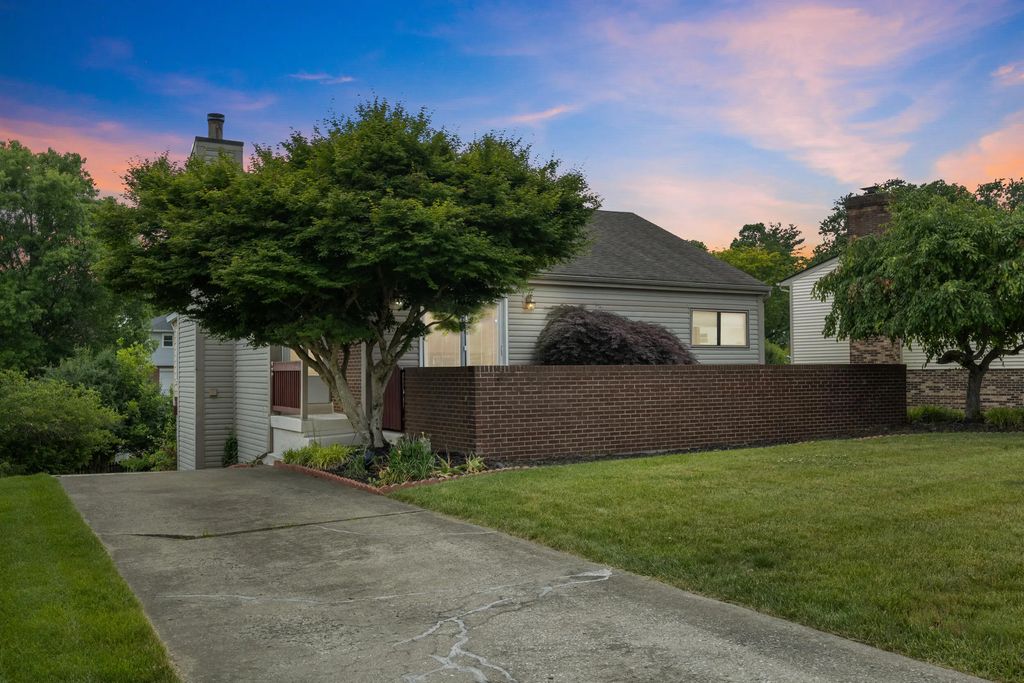 3780 Dicksonia Drive, Lexington