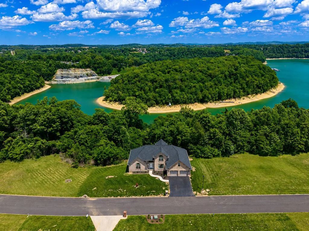 602 Knoll Lane, Nancy