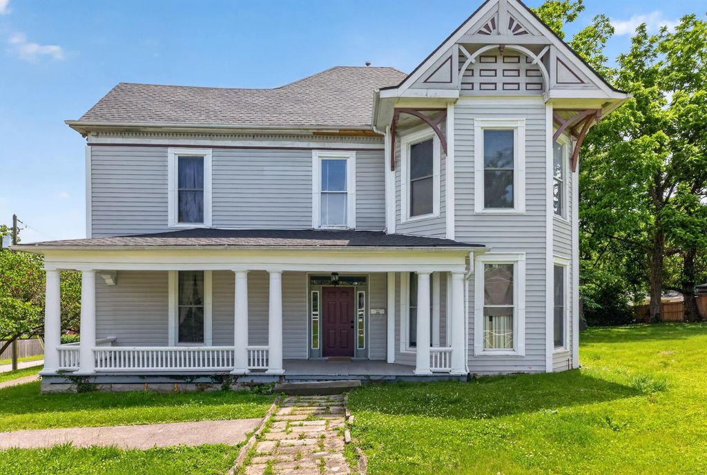 410 W Lexington Avenue, Winchester