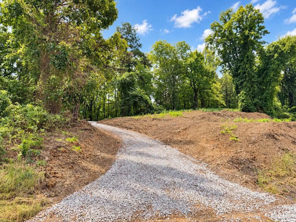 999 5th Street Road, Corbin