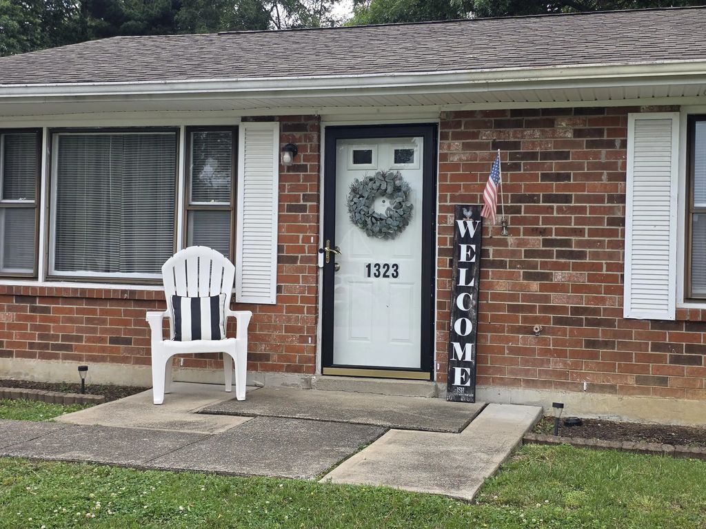 1323 Princeton Court, Georgetown