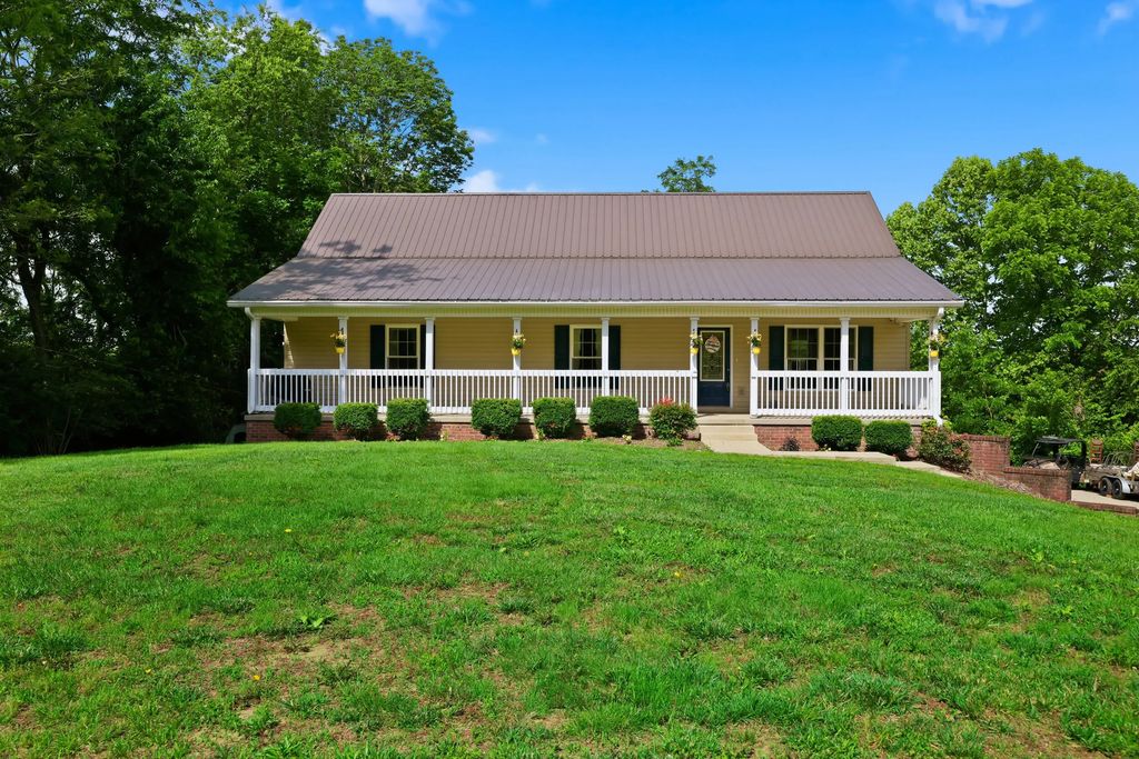688 Cap Bottom Lane, Harrodsburg