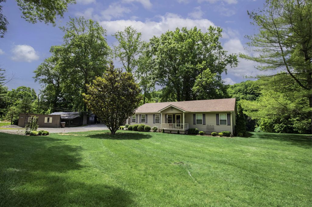 191 Bunton Road, Versailles
