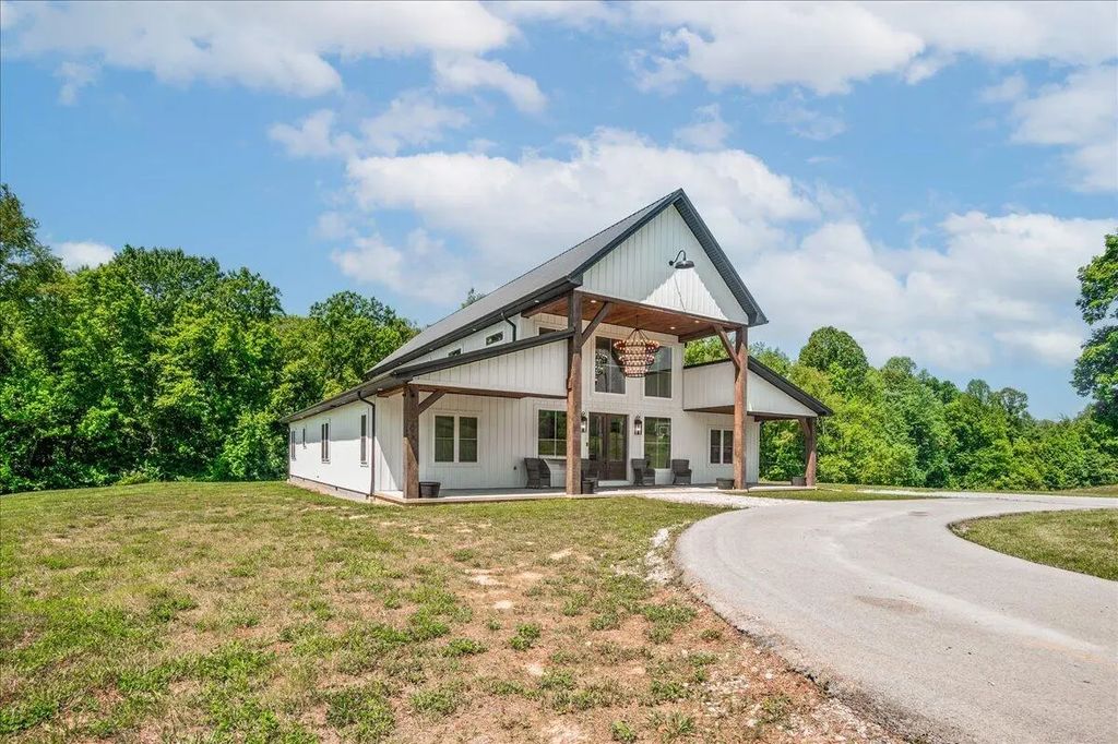 215 Heritage Heights Lane, London