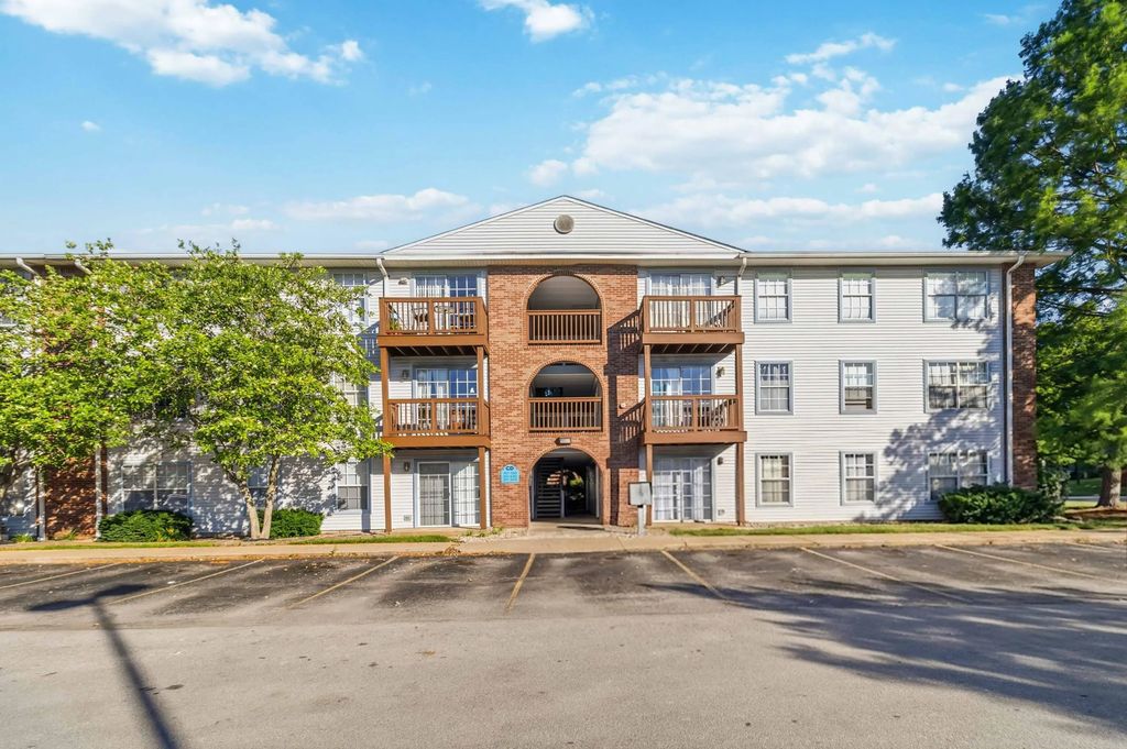 251 Simpson Avenue 319, Lexington