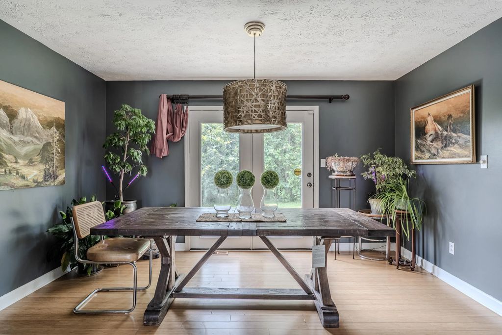2400 English Station Drive, Lexington