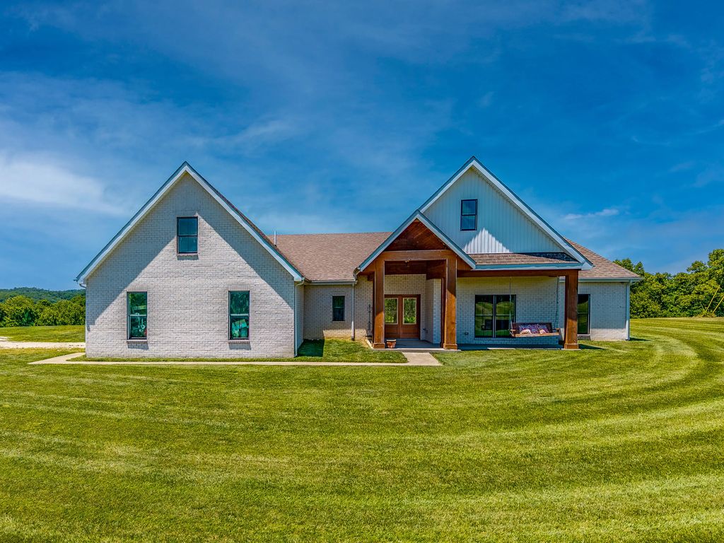 2380 Highway 976, West Liberty