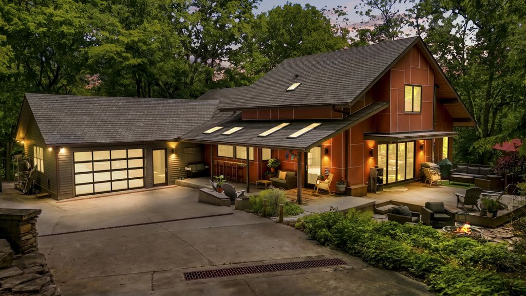 8039 Old Richmond Road, Lexington