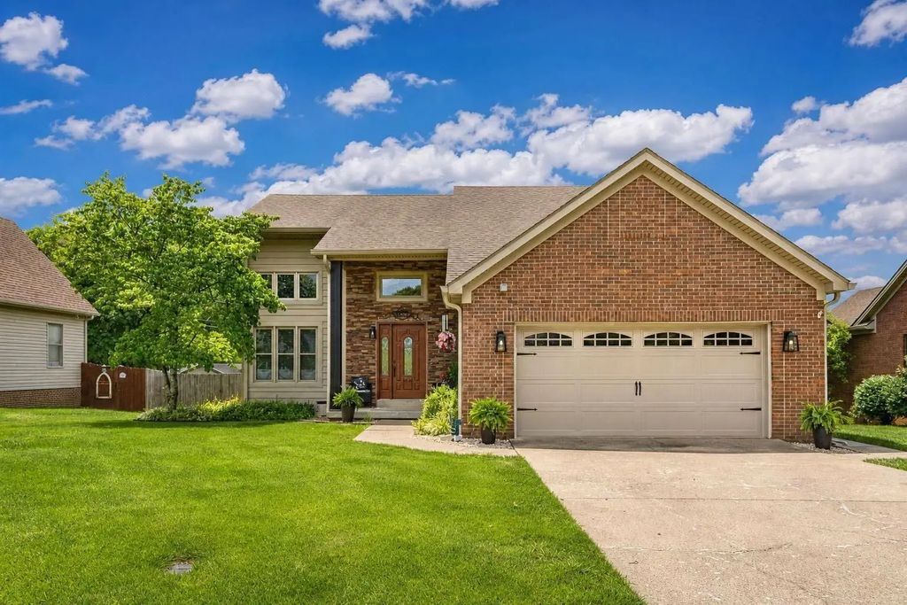 111 Westridge Lane, Paris