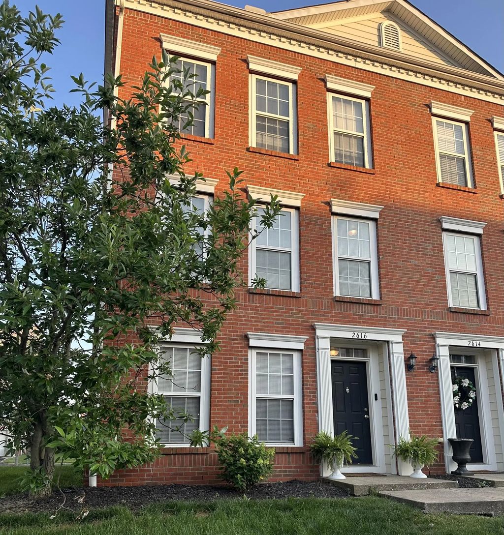 2616 Calgary, Lexington