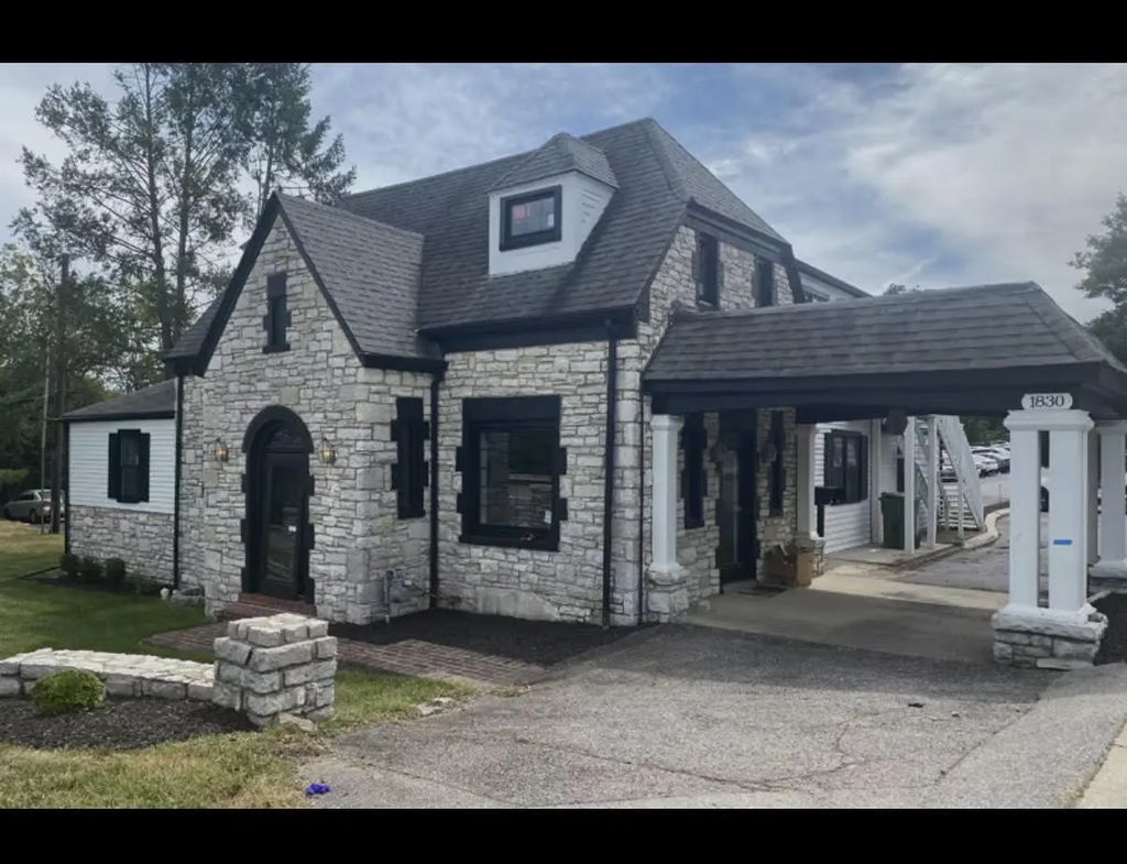 1830 Versailles Road, Lexington