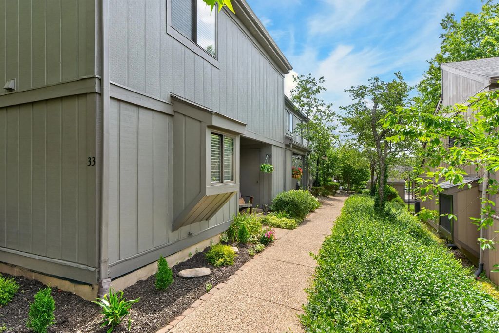 500 Laketower Drive 33, Lexington
