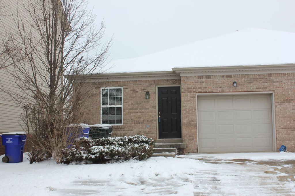 3690 Laredo Drive, Lexington