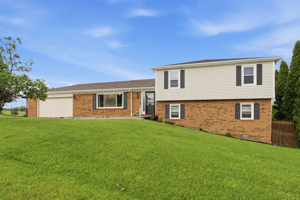 104 Deer Creek Drive, Richmond