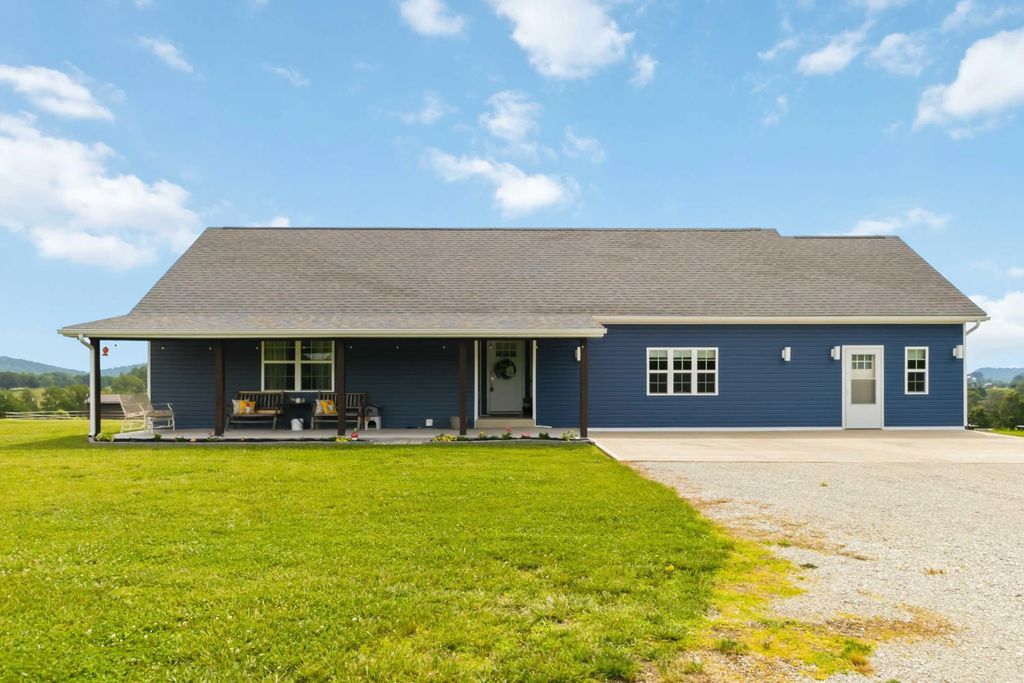 520 Pioneer Lane, Brodhead
