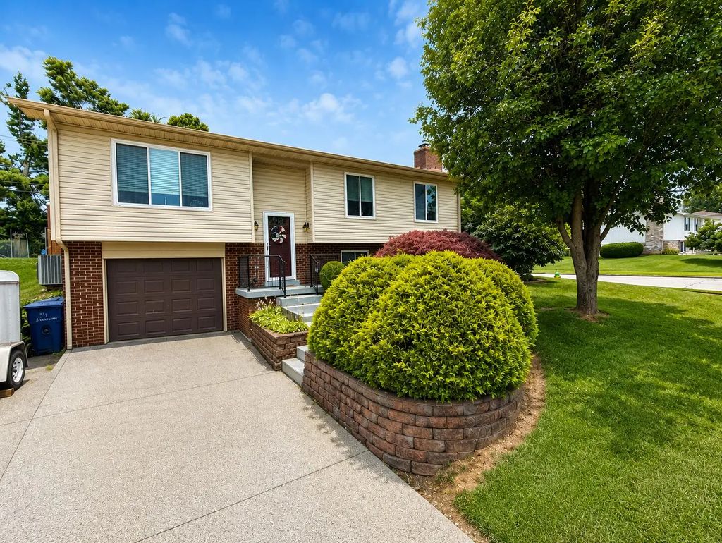 391 S Eagle Creek Drive, Lexington