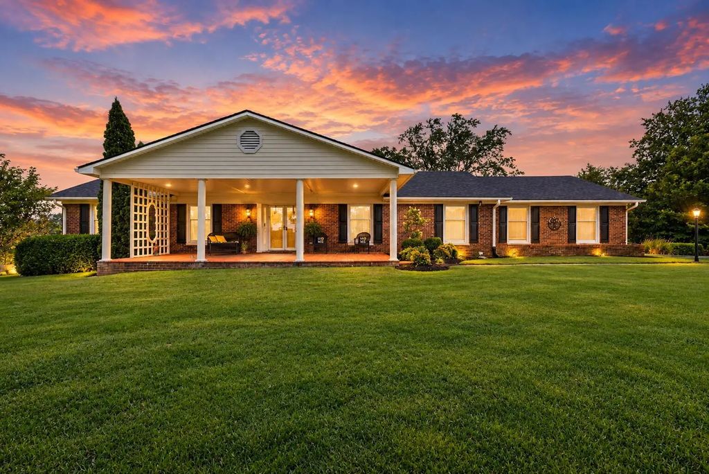 219 Adams Lane, Harrodsburg