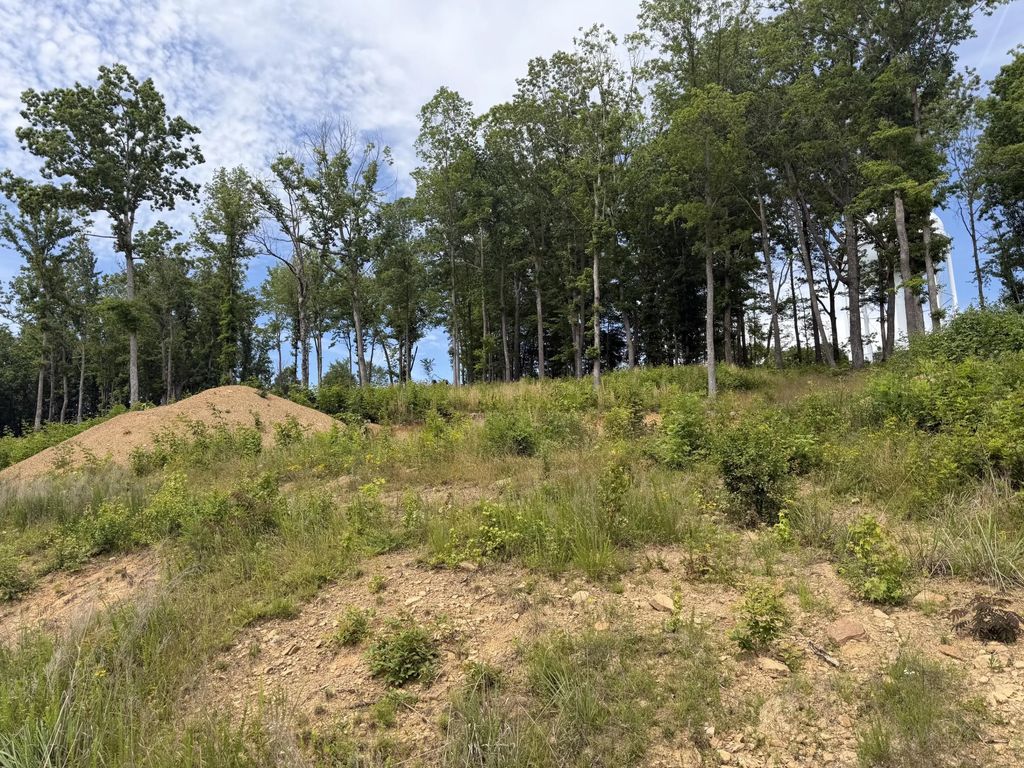 38 Malibu Drive, Corbin