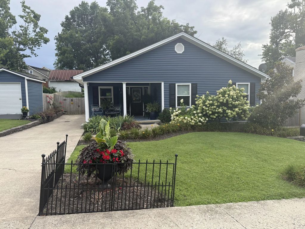 8 Monroe Avenue, Winchester