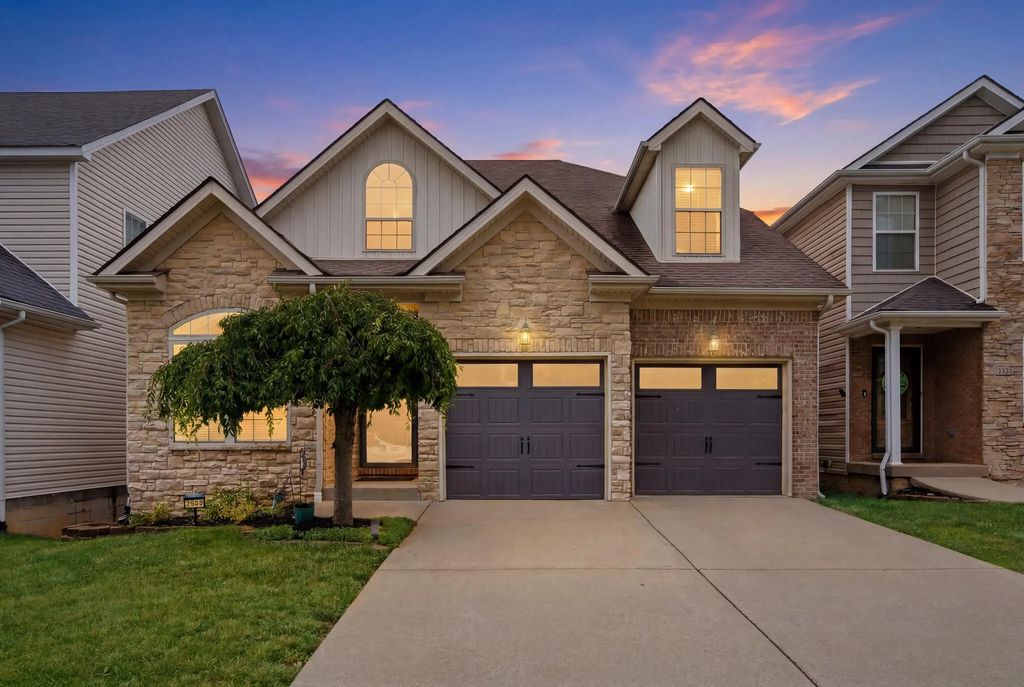 3349 Hibernia Pass, Lexington