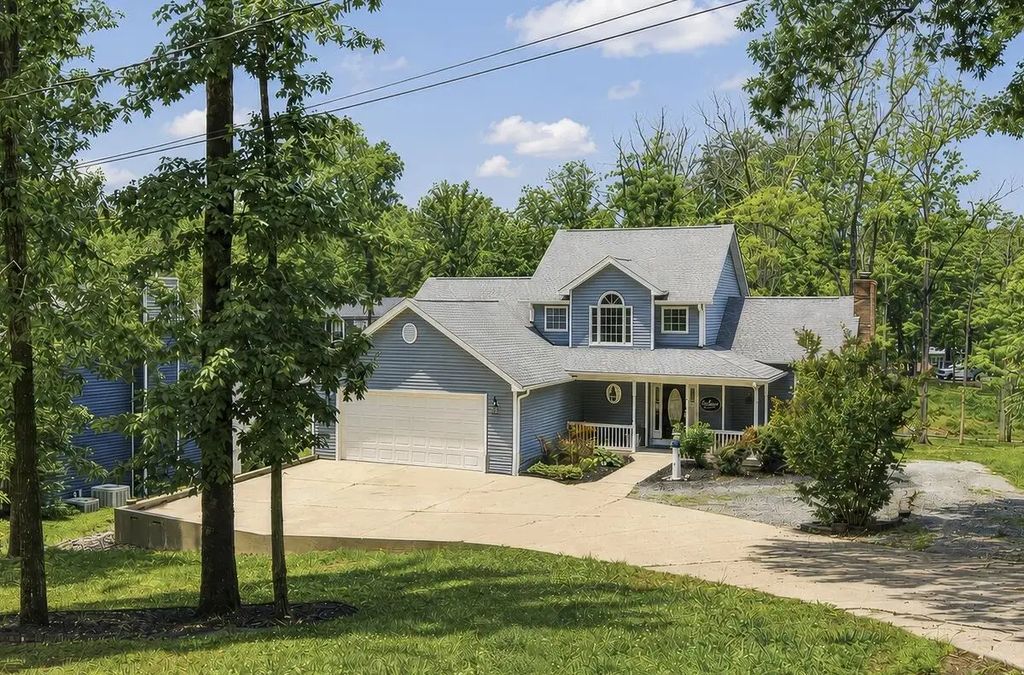 91 Lakeshore Road, Gilbertsville