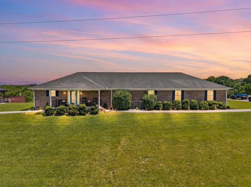 714 Cedar Ridge Road, Stanford
