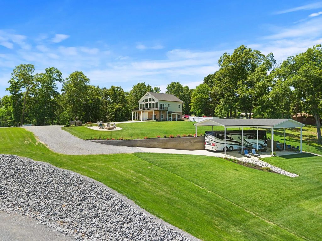 378 Little Oaks Lane, Murray