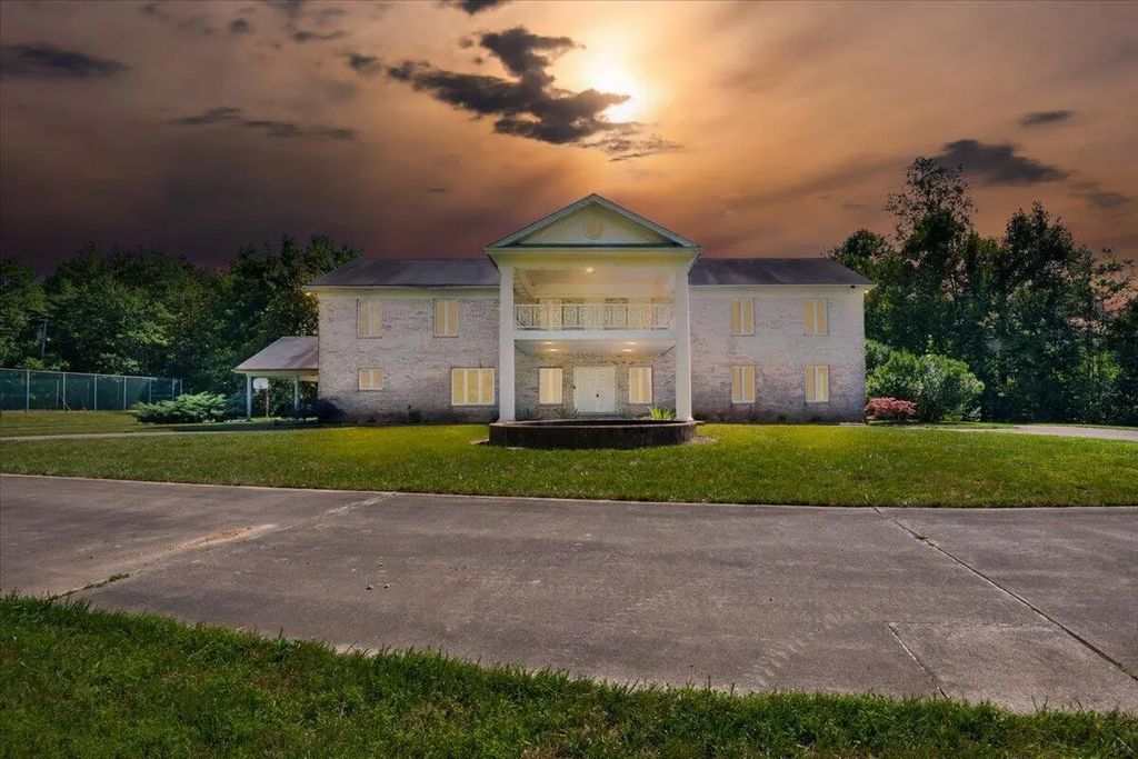 349 Persimmon Frk Lane, Gray