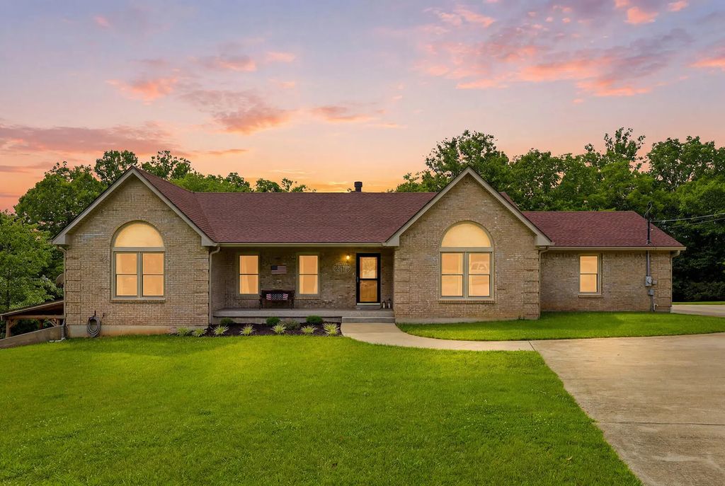1594 Fox Creek Road, Lawrenceburg
