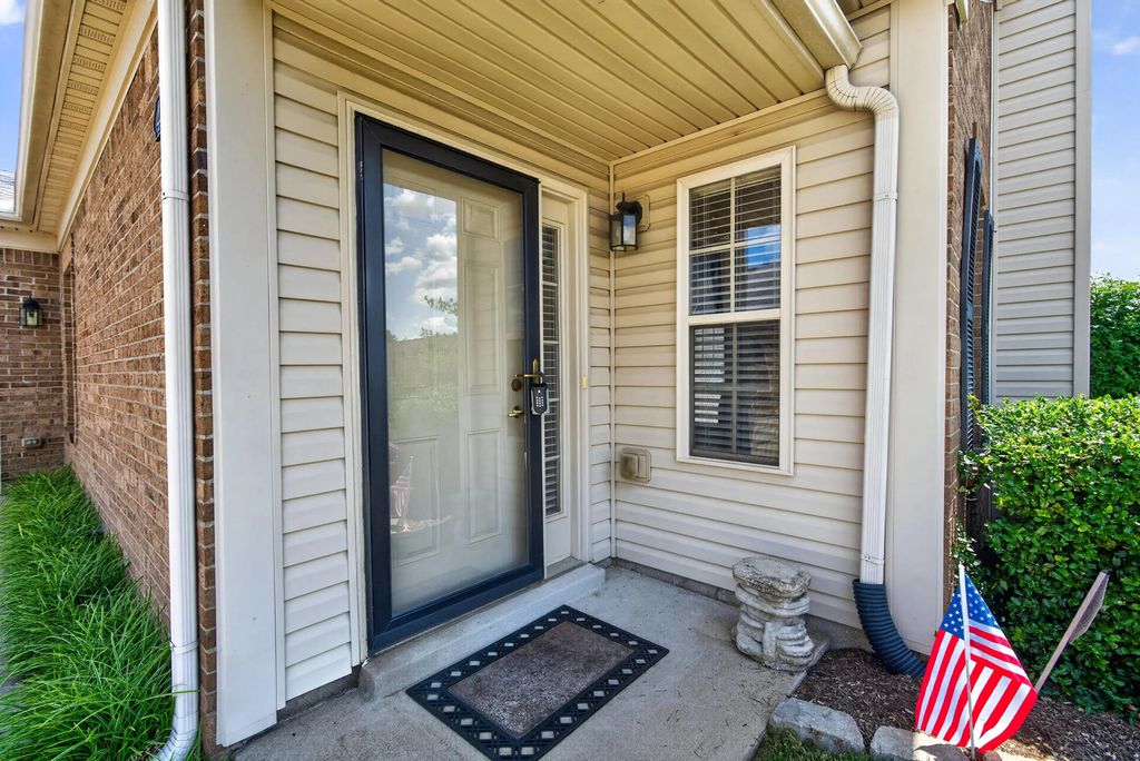 498 Goldon Trophy Trail, Lexington