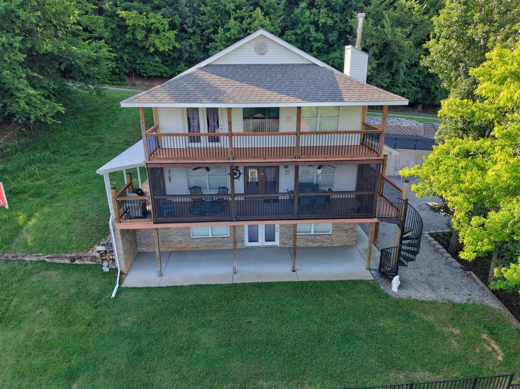 141 S Ash Street, Kuttawa