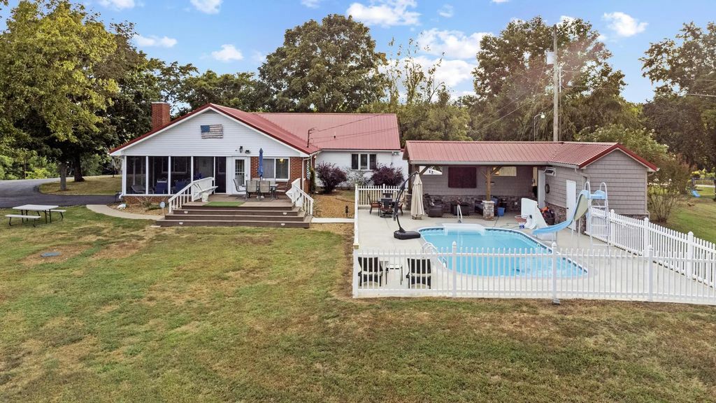 49 Aubry Lane, Cadiz