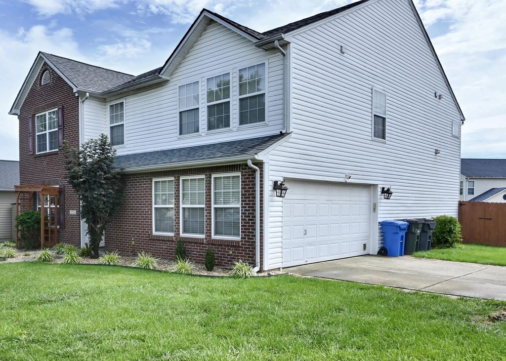 2724 Trailwood Lane, Lexington