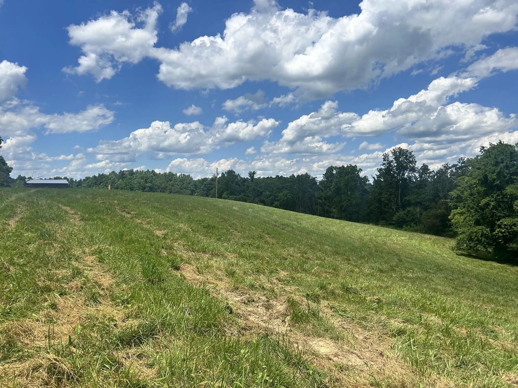 7 Ruel Glidewell Rd, Burkesville