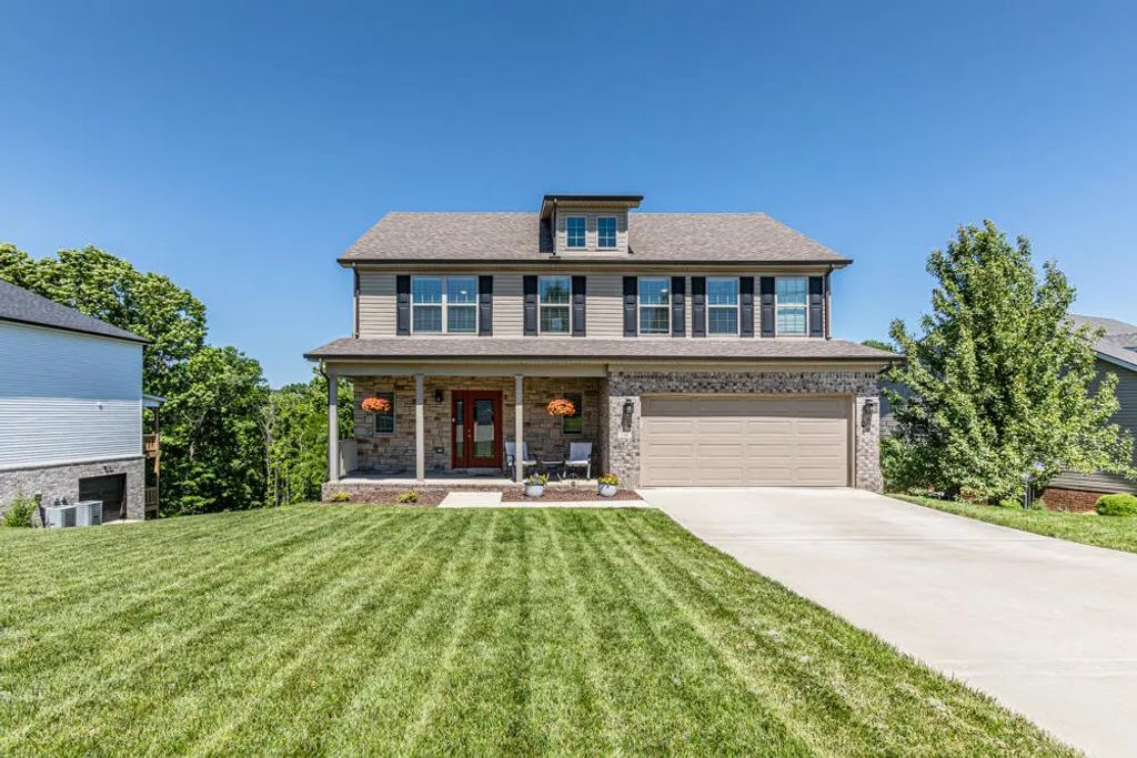 198 Lakeshore Circle, Georgetown