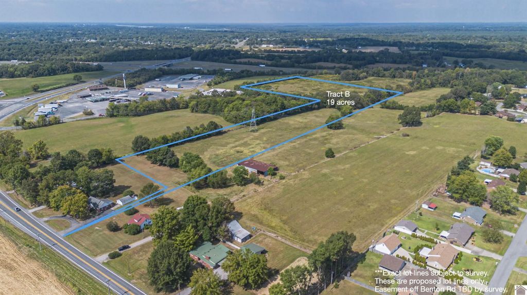7150 Benton Road 42003, Paducah